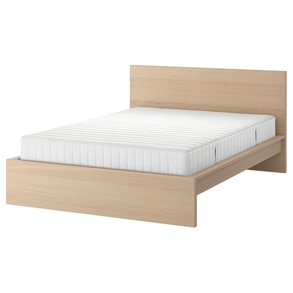 MALM Base de cama con colchón, chapa de roble teñida en blanco/Valevåg firme, Tamaño King