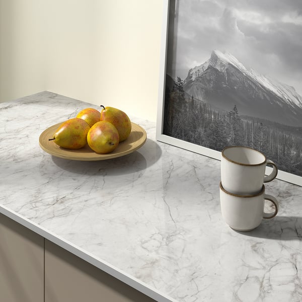 MÖCKLARP Barra de cocina personalizada, acabado color hueso/gris efecto de mármol/porcelana de alta presión, 3/4 "