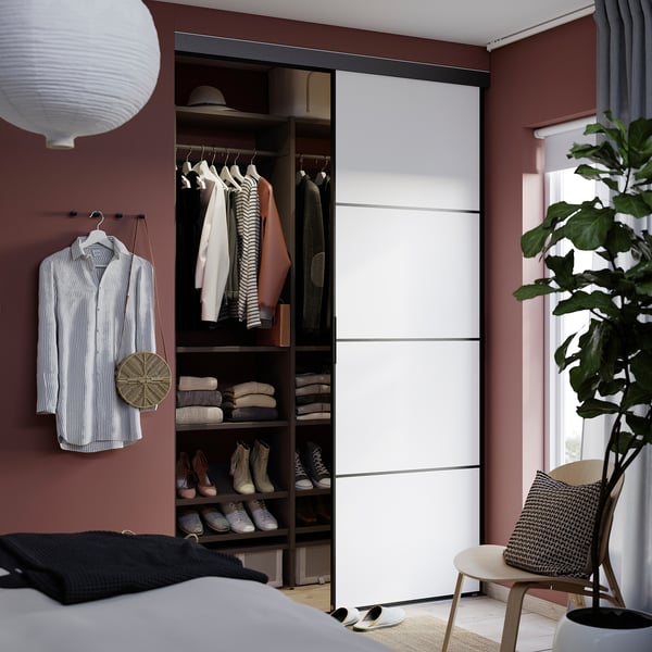 SKYTTA / AURDAL Ropero+puerta corrediza, negro gris oscuro/Mehamn blanco, 59 7/8x25 5/8x94 3/8 "