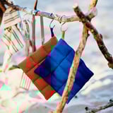 SOLUPPGÅNG Guante para cocina, azul/marrón, 8x8 "