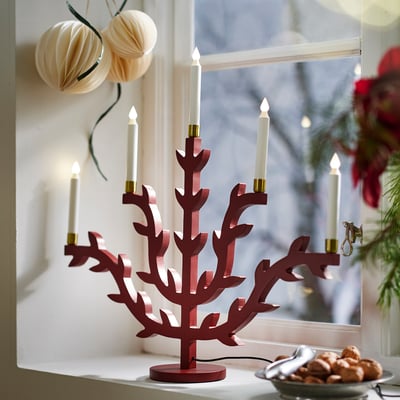 STRÅLA Candelabro LED, madera hoja/rojo