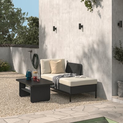 VITTSKÄR Chaise longue modular, con reposabrazos exterior/ratán de plástico en gris oscuro Frösön/Duvholmen beige