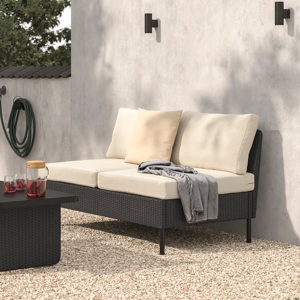 VITTSKÄR Sofá de 2 plazas, exterior ratán de plástico en gris oscuro/Frösön/Duvholmen beige